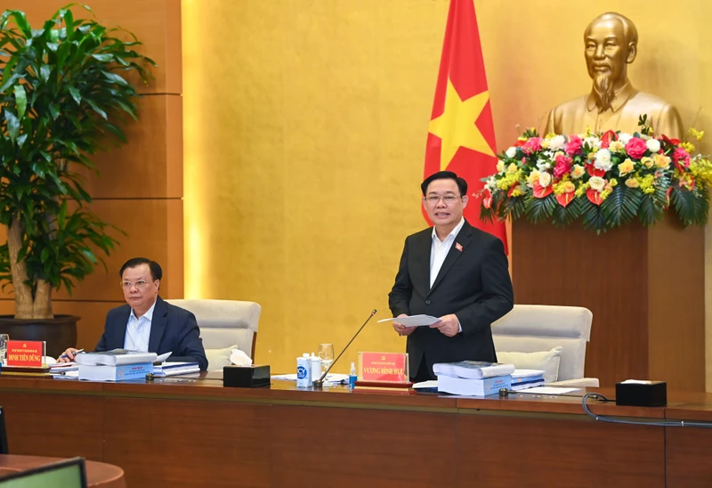 Chủ tịch Quốc hội Vương Đình Huệ phát biểu tại cuộc làm việc. (Ảnh: DUY LINH)