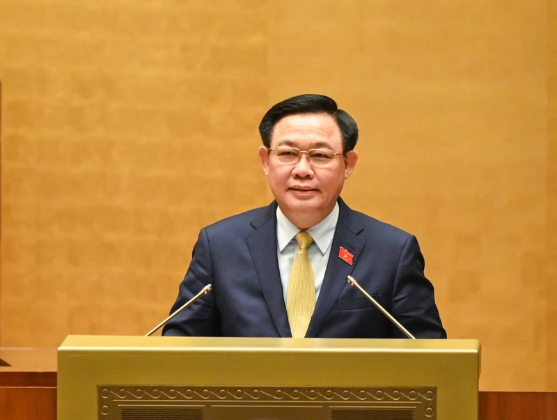 Chủ tịch Quốc hội Vương Đình Huệ phát biểu bế mạc hội nghị tổng kết và lễ phát động phong trào thi đua. (Ảnh: DUY LINH)