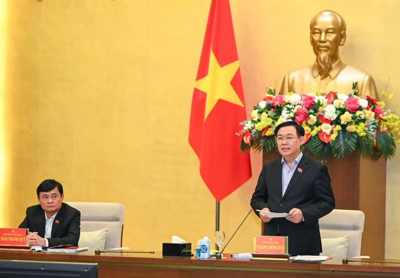 Chủ tịch Quốc hội Vương Đình Huệ phát biểu tại buổi làm việc. (Ảnh: DUY LINH)