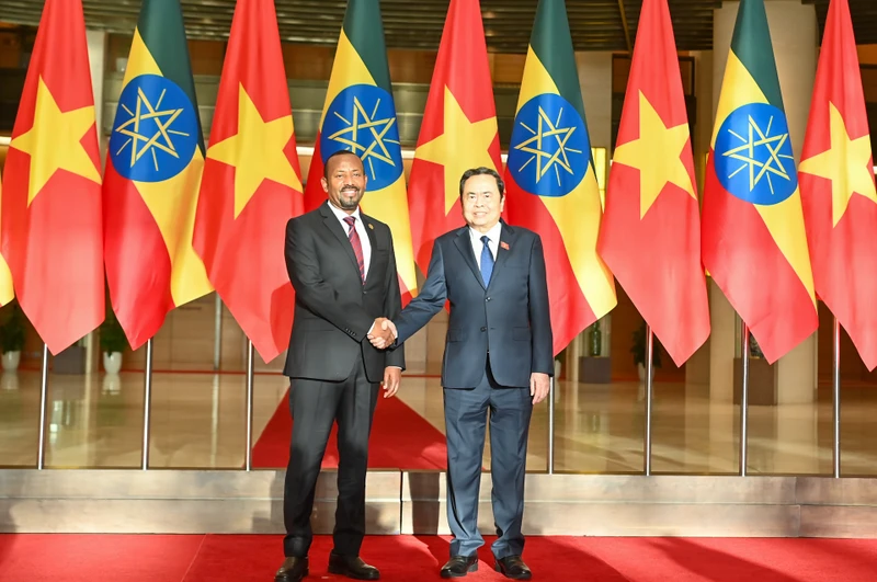 Chủ tịch Quốc hội Trần Thanh Mẫn và Thủ tướng Ethiopia Abiy Ahmed Ali. (Ảnh: Duy Linh)