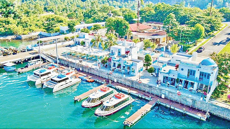 Du thuyền của Tập đoàn Việt AnGroup được đưa vào khai thác trên tuyến CT15 đi Hòn Sụp-Bãi Nam.