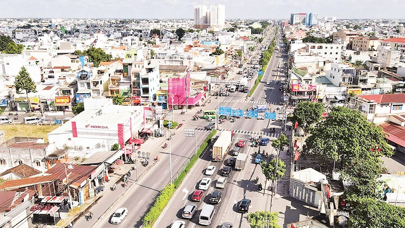 Quốc lộ 22 là một trong bốn tuyến đường kêu gọi đầu tư theo hình thức BOT nhằm xây dựng, mở rộng giải quyết tình trạng ùn tắc giao thông ở cửa ngõ Thành phố Hồ Chí Minh đi tỉnh Tây Ninh.