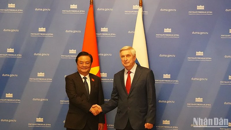 Phó Chủ tịch Quốc hội Lê Minh Hoan và Phó Chủ tịch thứ nhất Duma Quốc gia Quốc hội Liên bang Nga Ivan Melnikov. (Ảnh: ĐOÀN YẾN)