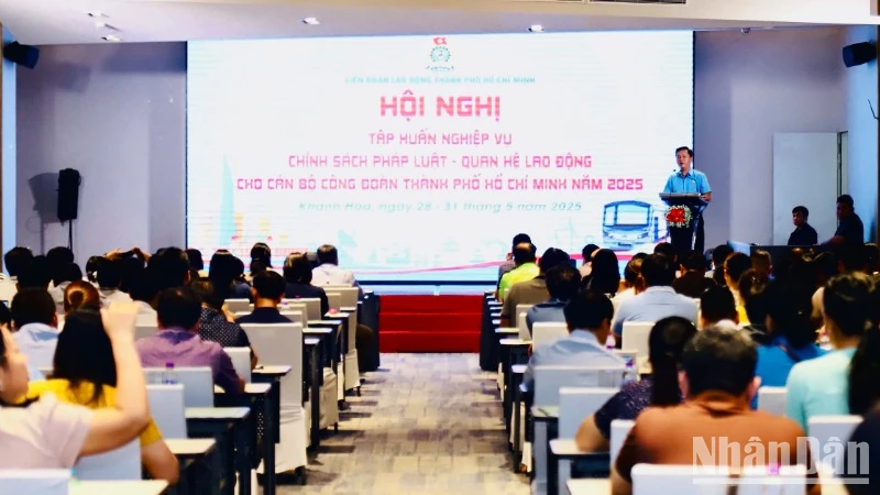 Chương trình nhằm trang bị, cập nhật những kiến thức, kỹ năng về chính sách pháp luật - quan hệ lao động cho đội ngũ cán bộ công đoàn.