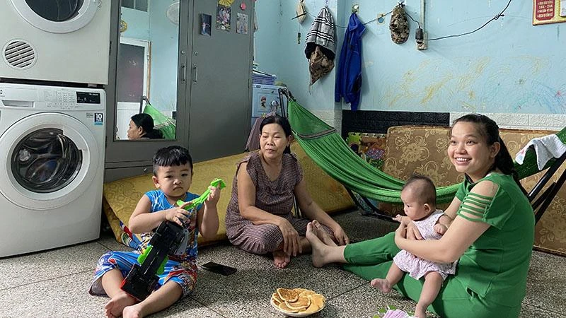 Người lao động tại Thành phố Hồ Chí Minh mong muốn nhận tiền hỗ trợ thuê nhà theo quy định.