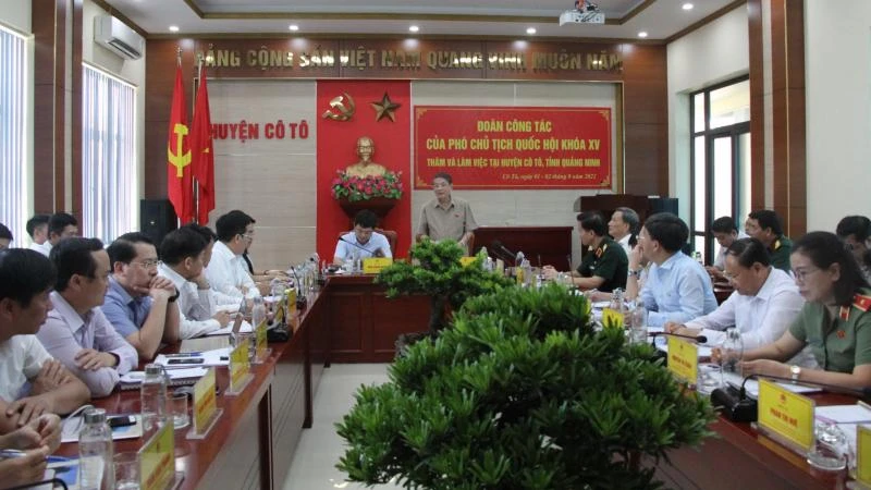 Quang cảnh buổi làm việc.