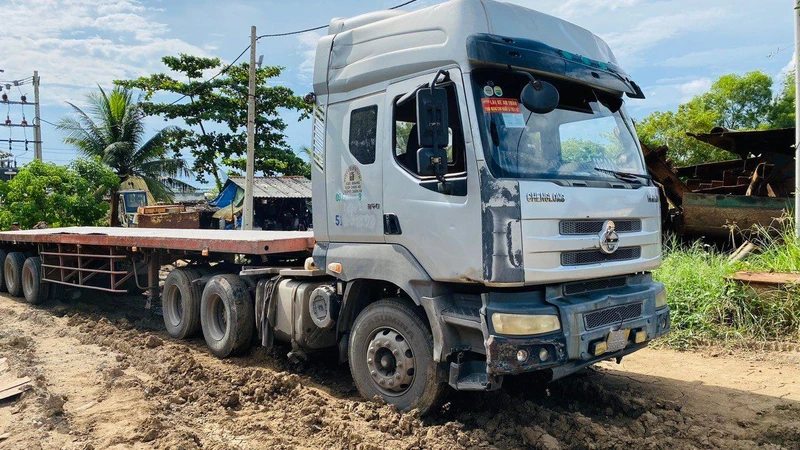 Xe đầu kéo tang vật mà các đối tượng trộm cắp.
