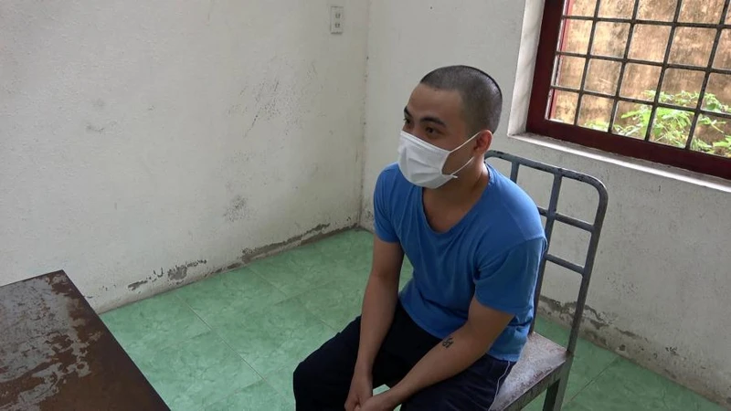 Đối tượng Vũ Kim Long tại cơ quan Công an.
