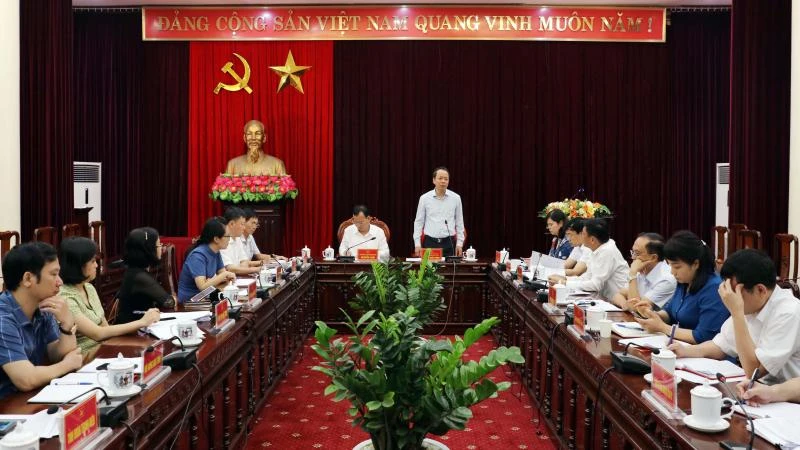 Toàn cảnh buổi làm việc.