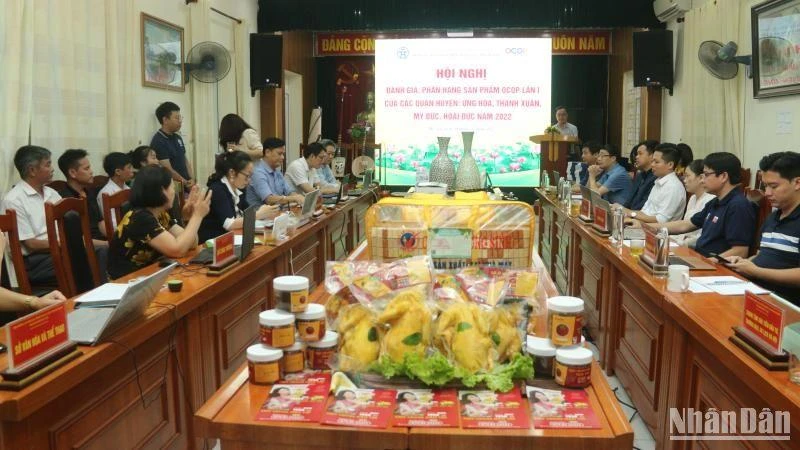 Hội đồng đánh giá, xếp loại các sản phẩm OCOP Hà Nội lần thứ nhất năm 2022.
