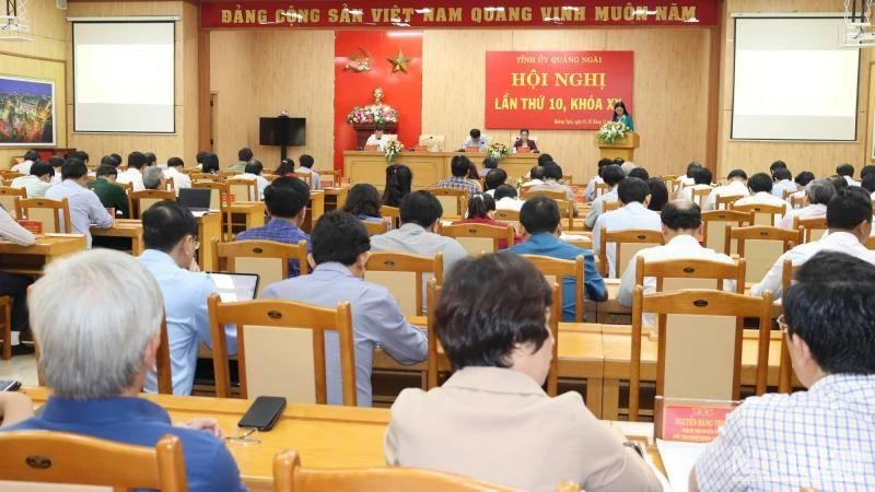 Quang cảnh Hội nghị lần thứ 10, Tỉnh ủy Quảng Ngãi khóa 20.