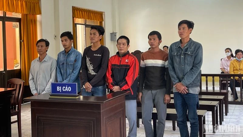Các bị cáo tại phiên tòa.