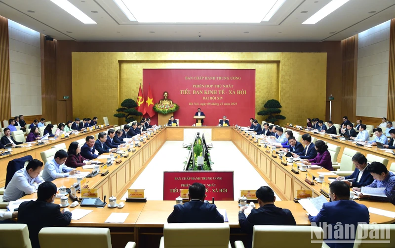Quang cảnh phiên họp.