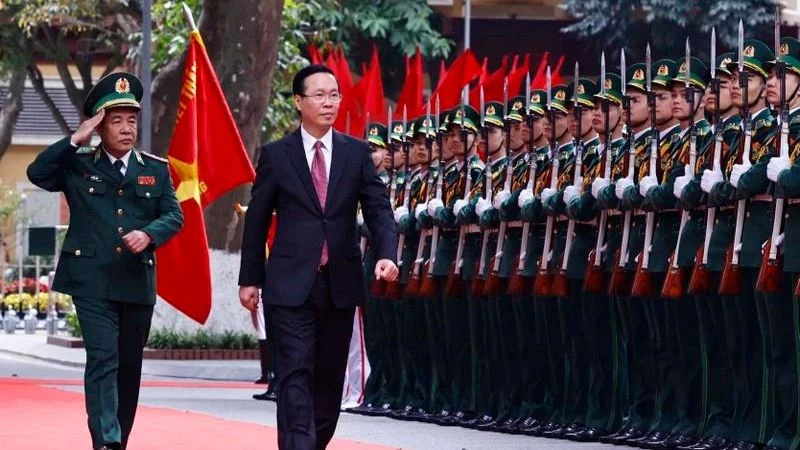 Chủ tịch nước Võ Văn Thưởng duyệt đội danh dự. Ảnh: TTXVN.