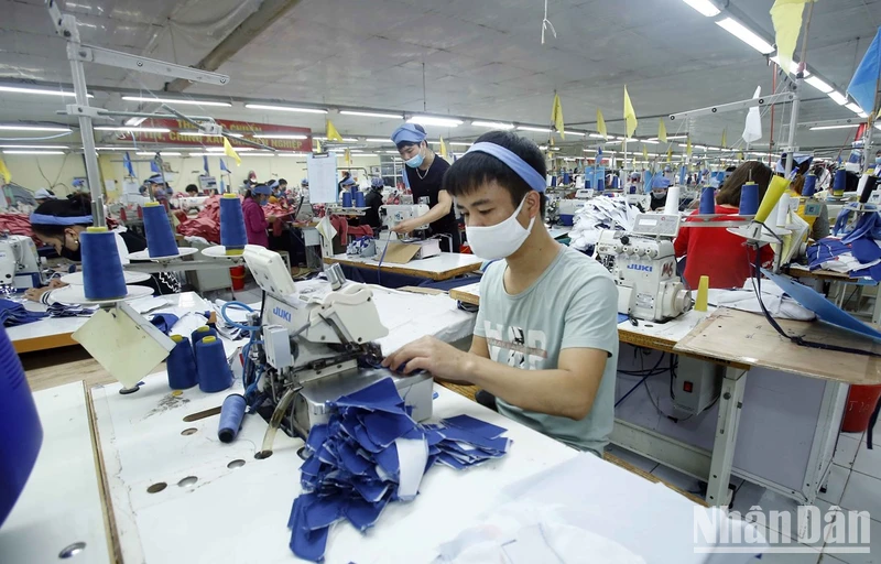 Doanh nghiệp dệt may đối diện với chi phí gia tăng.
