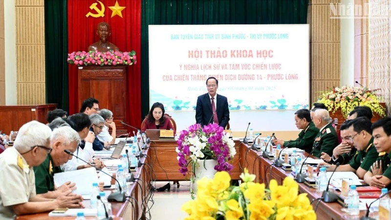 Các đại biểu tham dự hội thảo.