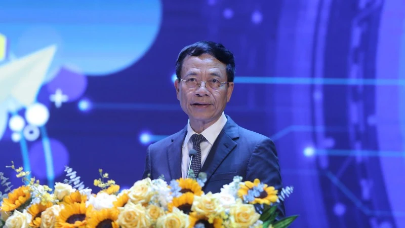 Bộ trưởng Khoa học và Công nghệ Nguyễn Mạnh Hùng phát biểu tại lễ hưởng ứng.
