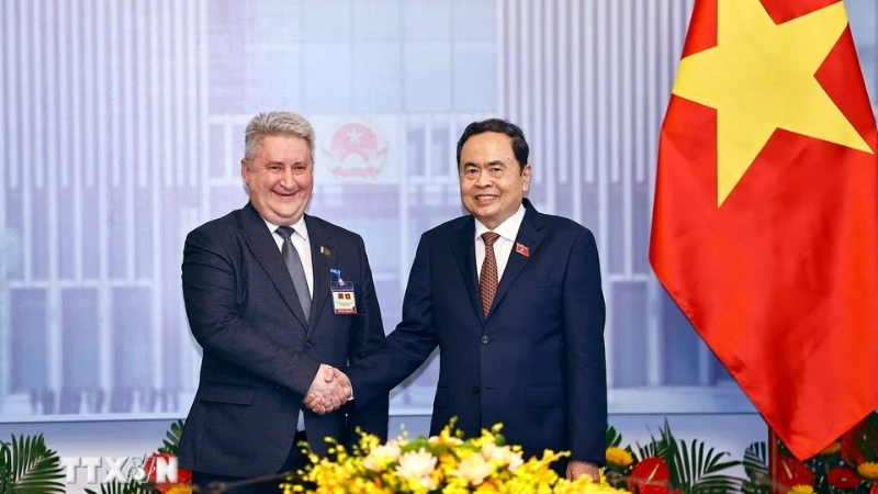 Chủ tịch Quốc hội Trần Thanh Mẫn tiếp Phó Chủ tịch Hạ viện Cộng hòa Belarus Ipatau Vadzim. (Ảnh: TTXVN)