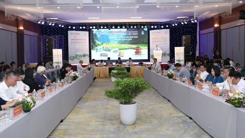 Toàn cảnh hội thảo Đưa công nghiệp văn hóa thành đòn bẩy để du lịch Ninh Bình phát triển. (Ảnh: ĐỨC PHƯƠNG)