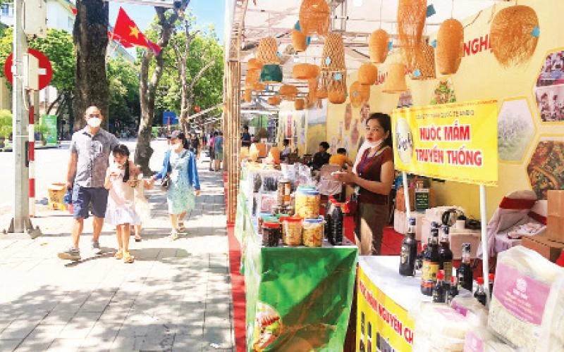 Kết nối, mở rộng thị trường tiêu thụ sản phẩm OCOP
