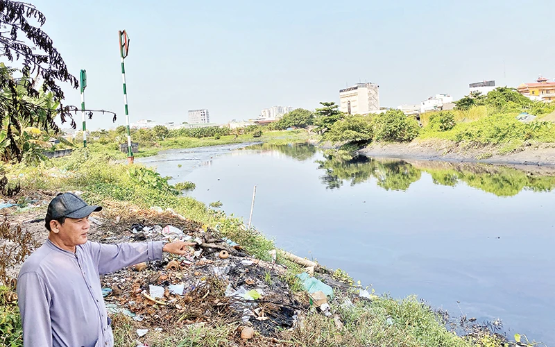 Tuyến kênh Tham Lương - Bến Cát - rạch Nước Lên với chiều dài 32km được kỳ vọng hồi sinh khi thành phố triển khai dự án cải tạo và chỉnh trang bờ kênh.