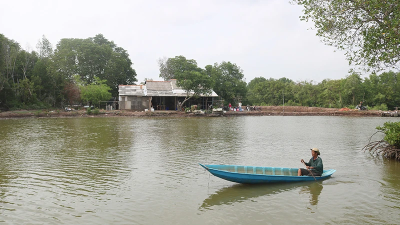 Hộ ông Mai Văn Dững cất nhà ở trên khu đất Nông trường Giồng Sọ.