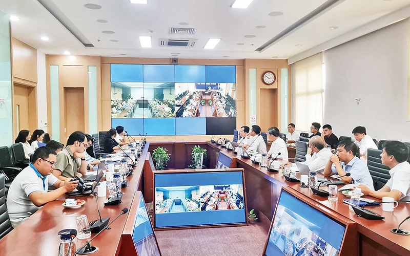 Cung cấp, trao đổi thông tin trực tuyến với cơ quan báo chí về việc các nhà máy thủy điện nhỏ và vừa trên địa bàn tỉnh Kon Tum phát vượt công suất thiết kế.