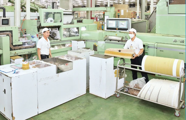 Dây chuyền sản xuất thuốc lá tại Công ty Thuốc lá Sài Gòn.