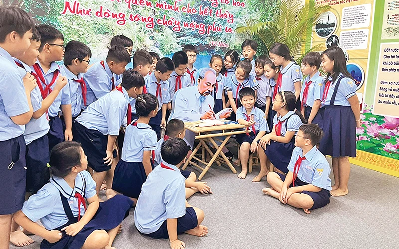 Không gian Văn hóa Hồ Chí Minh tại Trường tiểu học Triệu Thị Trinh, Quận 10.