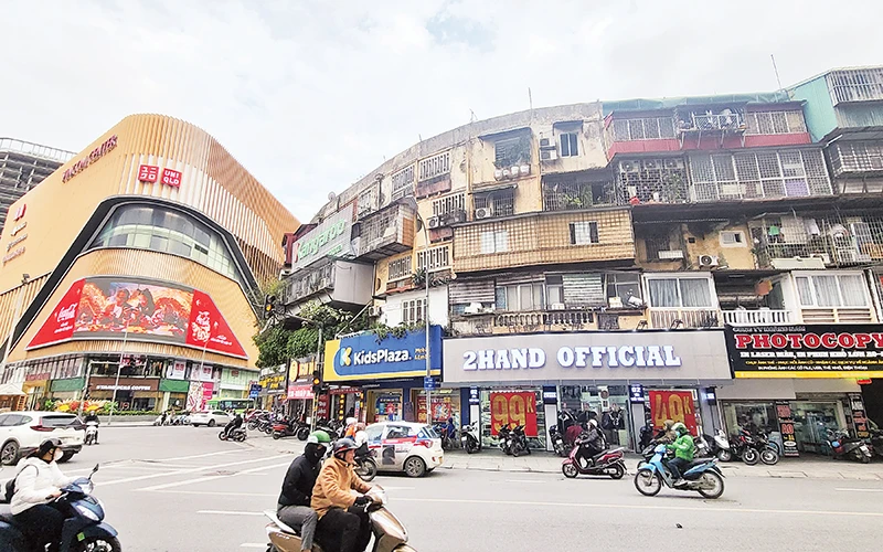 Một chung cư cũ tại quận Đống Đa (Hà Nội).