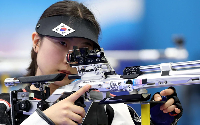 Xạ thủ 16 tuổi Ban Hyojin mang về cho Hàn Quốc Huy chương vàng 10m súng trường hơi nữ sau 32 năm, đồng thời cũng là tấm Huy chương vàng thứ 100 của nước này qua các kỳ Thế vận hội. (Ảnh AFP)