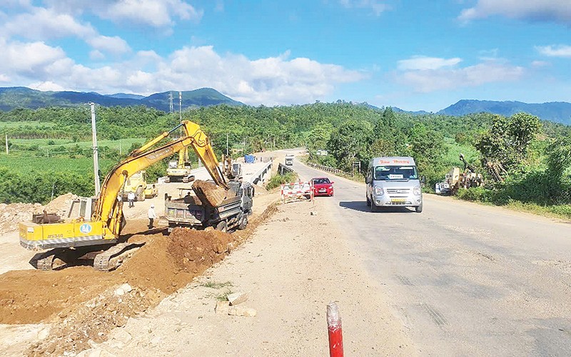 Thi công nâng cấp mở rộng Quốc lộ 19 qua địa bàn Gia Lai.