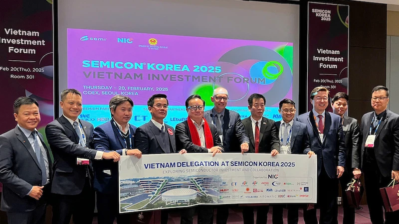 Các đại biểu tham gia Diễn đàn đầu tư Việt Nam.