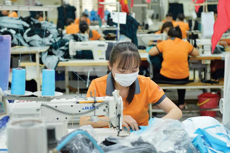 Tổng cục Thuế báo cáo Bộ Tài chính đề xuất cấp thẩm quyền kịp thời ban hành các chính sách miễn, giảm, giãn thuế, tiền thuê đất, phí và lệ phí... góp phần giúp doanh nghiệp ổn định sản xuất, kinh doanh.