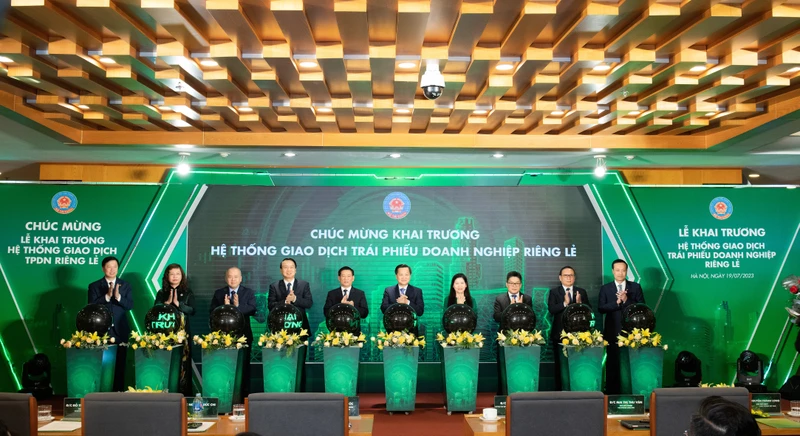 Đưa vào vận hành hệ thống giao dịch trái phiếu doanh nghiệp riêng lẻ tại HNX