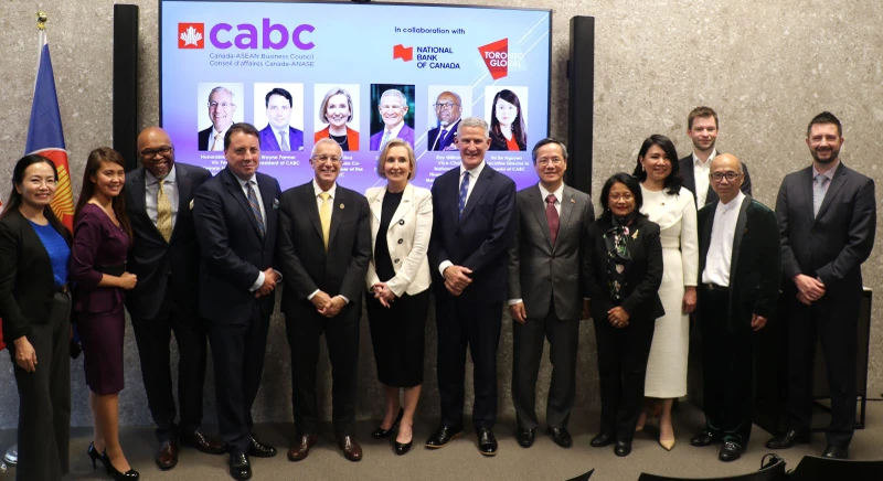 Các khách mời, diễn giả chính tham dự sự kiện do CABC tổ chức. Ảnh: TTXVN