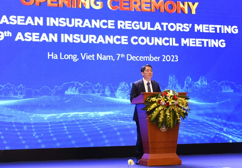 Thứ trưởng Bộ Tài chính Cao Anh Tuấn phát biểu tại hội nghị.