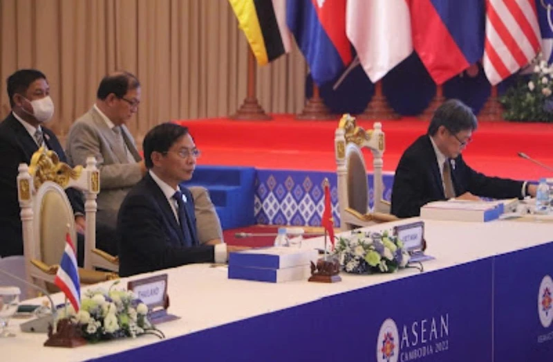 Đoàn đại biểu Việt Nam dự cuộc họp các Bộ trưởng Ngoại giao ASEAN rà soát công tác chuẩn bị cho Hội nghị Cấp cao ASEAN lần thứ 40, 41 và các Hội nghị Cấp cao liên quan. (Ảnh: VGP)