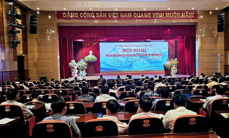 Hội nghị công bố điều chỉnh Quy hoạch chung thị xã Quảng Yên đến năm 2040.