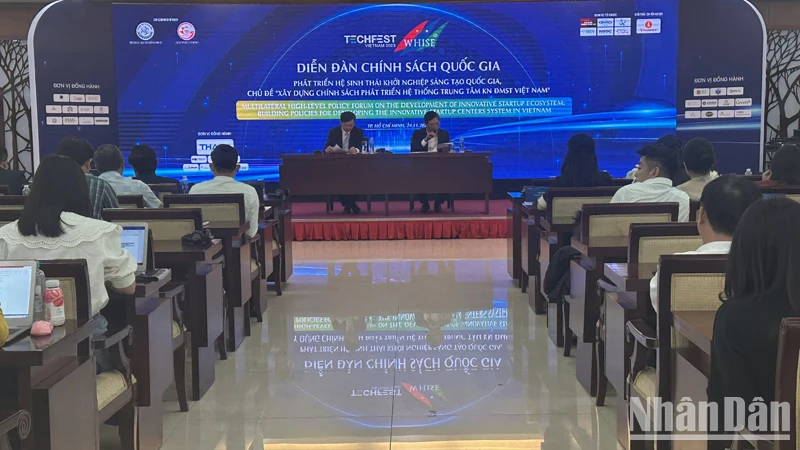 Quang cảnh Diễn đàn chính sách quốc gia phát triển hệ sinh thái khởi nghiệp đổi mới sáng tạo quốc gia.