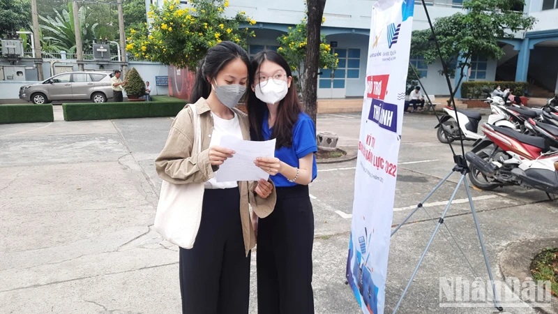 Thí sinh tham gia kỳ thi đánh giá năng lực của Đại học Quốc gia Thành phố Hồ Chí Minh năm 2023 tại Đồng Nai.