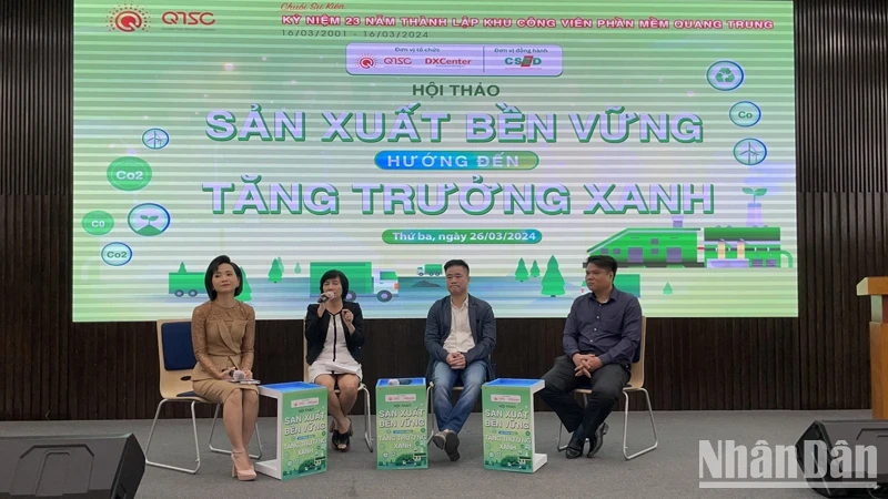 Các đại biểu tham gia tọa đàm.