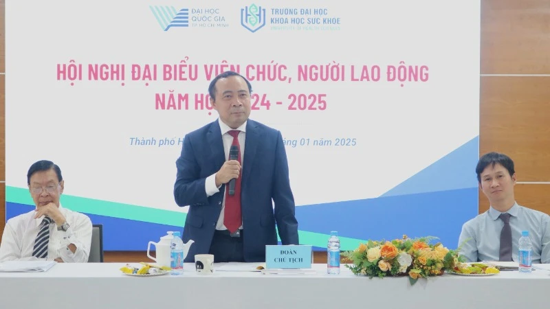 Phó Giáo sư, Tiến sĩ Vũ Hải Quân, Giám đốc Đại học Quốc gia Thành phố Hồ Chí Minh phát biểu tại buổi lễ.