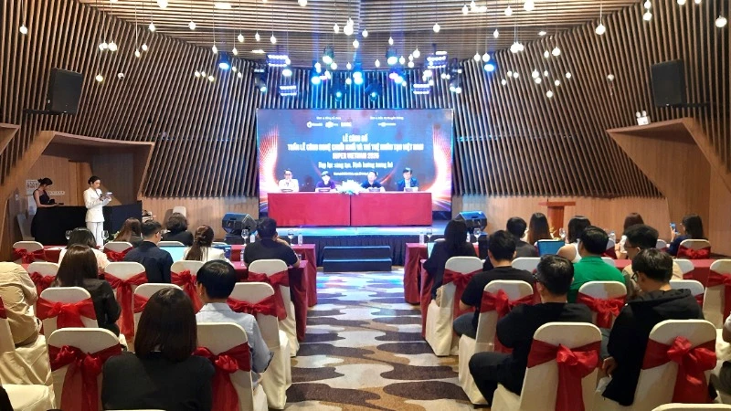 Quang cảnh Lễ công bố Tuần lễ Công nghệ chuỗi khối và trí tuệ nhân tạo Việt Nam 2025 - Super Vietnam 2025.