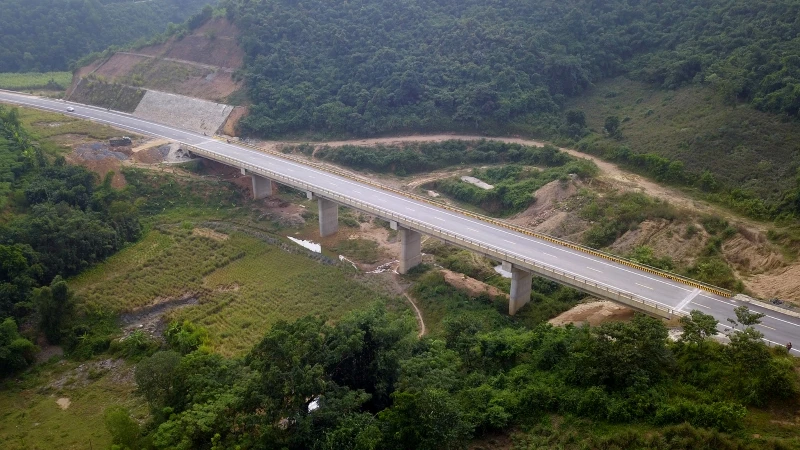 Một đoạn trên tuyến cao tốc Hòa Lạc - Hòa Bình đã đưa vào sử dụng từ năm 2014. (Ảnh: Phong Lê)