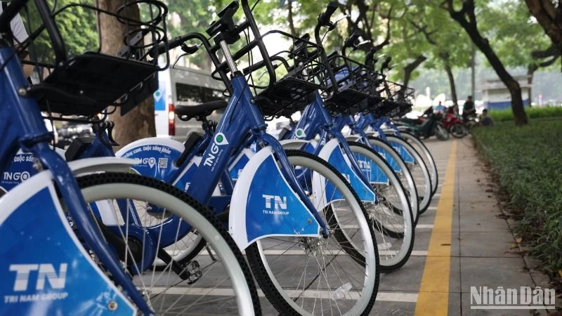 Tại 1 điểm trạm cho thuê xe đạp công cộng trên địa bàn thành phố Hà Nội.