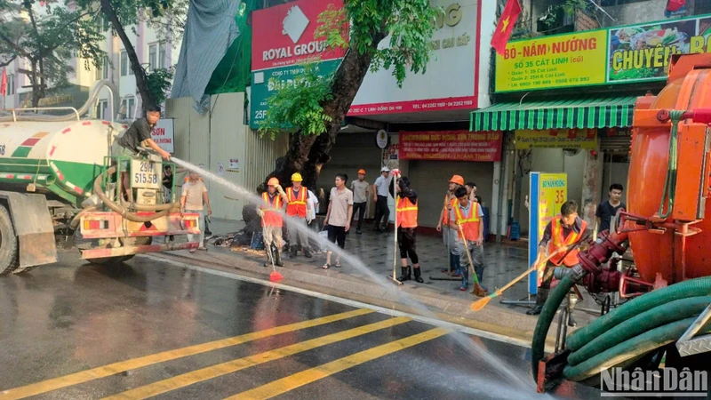 Ban Quản lý Đường sắt đô thị Hà Nội đã xử lý xong hiện tượng trào bùn trước 2 số nhà 25C và 25F trên phố Cát Linh, Hà Nội.