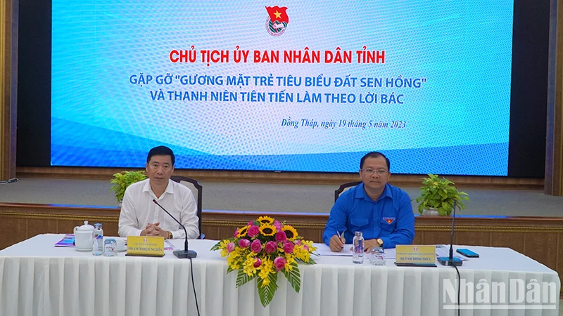 Chủ tịch Ủy ban nhân dân tỉnh Đồng Tháp Phạm Thiện Nghĩa phát biểu tại buổi gặp gỡ đoàn viên, thanh niên. (Ảnh: HỮU NGHĨA)