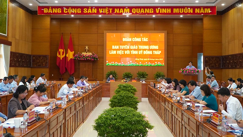 Đoàn công tác của Ban Tuyên giáo Trung ương làm việc với tỉnh Đồng Tháp.