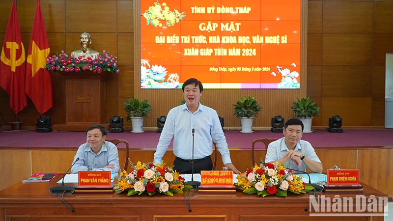 Bí thư Tỉnh ủy Đồng Tháp Lê Quốc Phong phát biểu tại buổi gặp mặt. Ảnh: HỮU NGHĨA